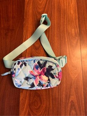 Vera Bradley Floating Blossoms Ultralight Essential Mini Belt Bag